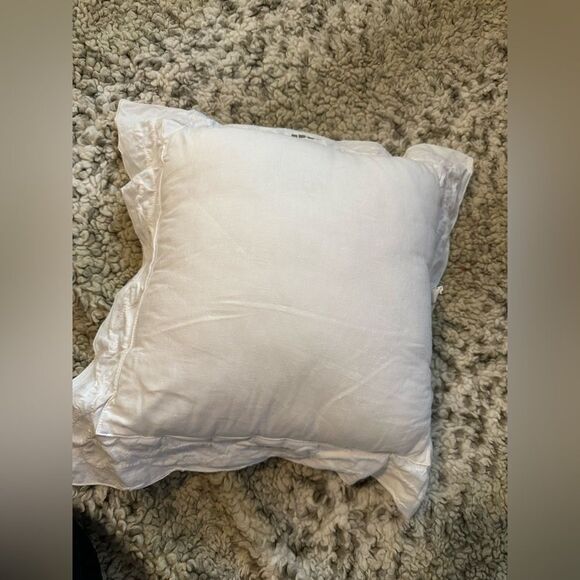 Imperial Embroidered set of 4 White Decorative Throw Pillows - Picture 11 of 15